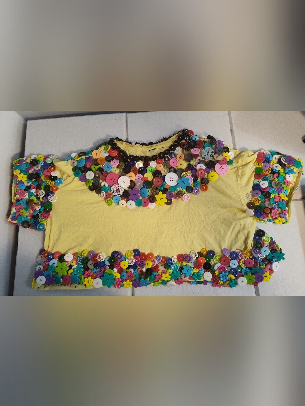Source Unknown Yellow Crop Top with Multicolor Button Embellishments #403